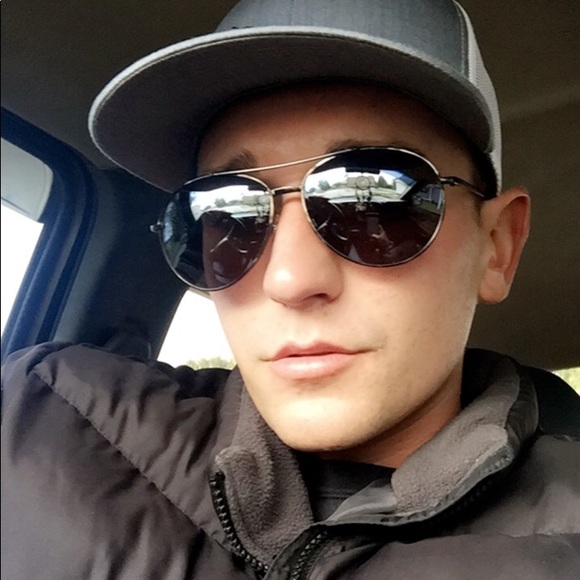 Meet your Posher, Gregory - Picture 1 of 1